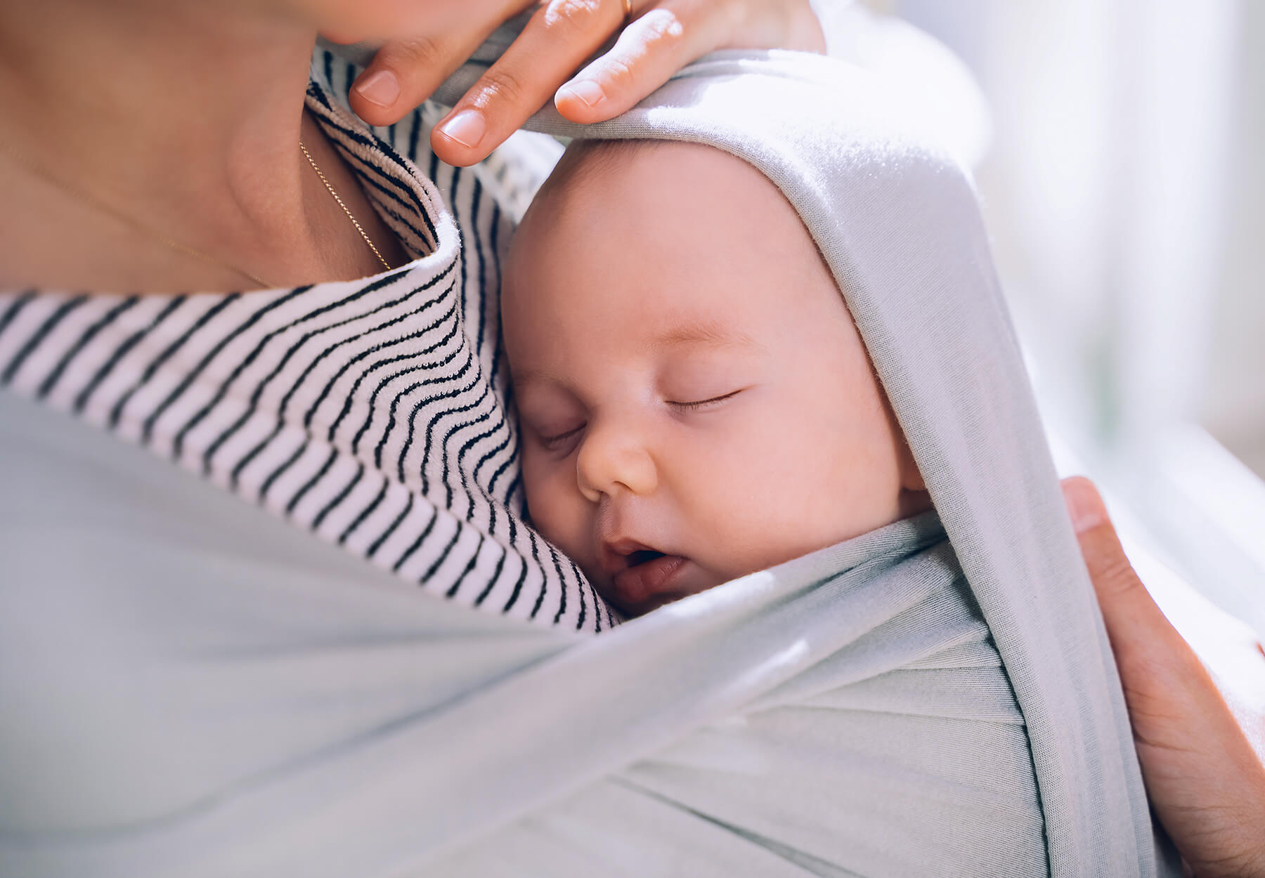 Babywearing Safety Tips: A Complete Guide to Safe and Comfortable Baby Carrying