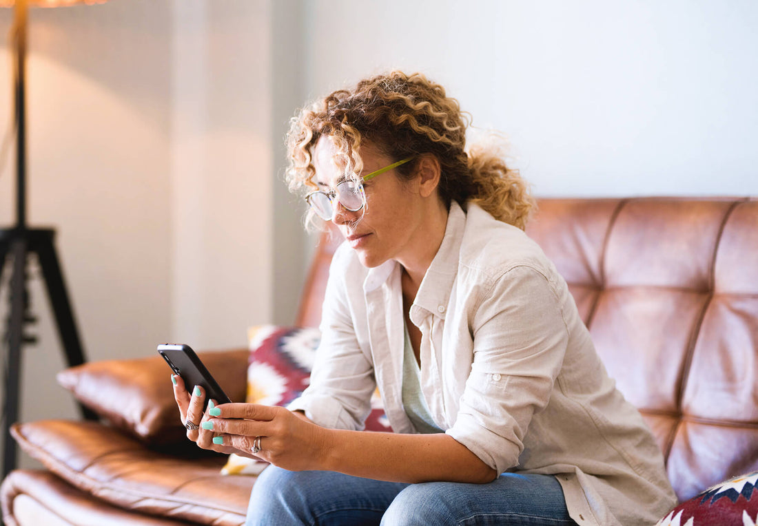 Social Media Detox for Moms: How to Beat Algorithm-Driven Anxiety Before the Holidays