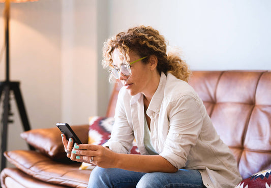 Social Media Detox for Moms: How to Beat Algorithm-Driven Anxiety Before the Holidays
