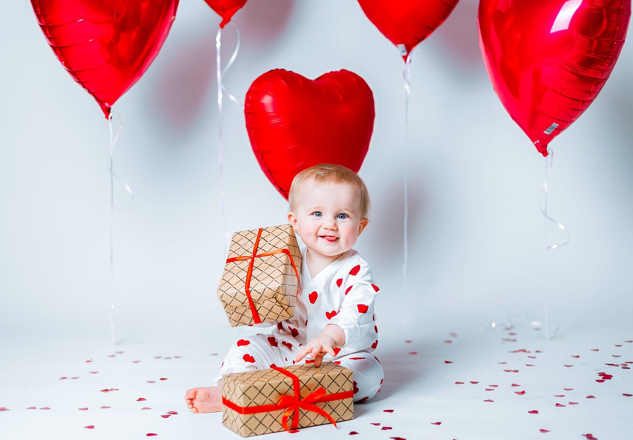 Baby photoshoot best sale with balloons